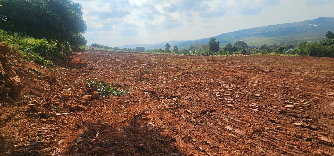 Plots on entebbe road near st Mary’s stadium 50/100 goes fir 100m private mailo