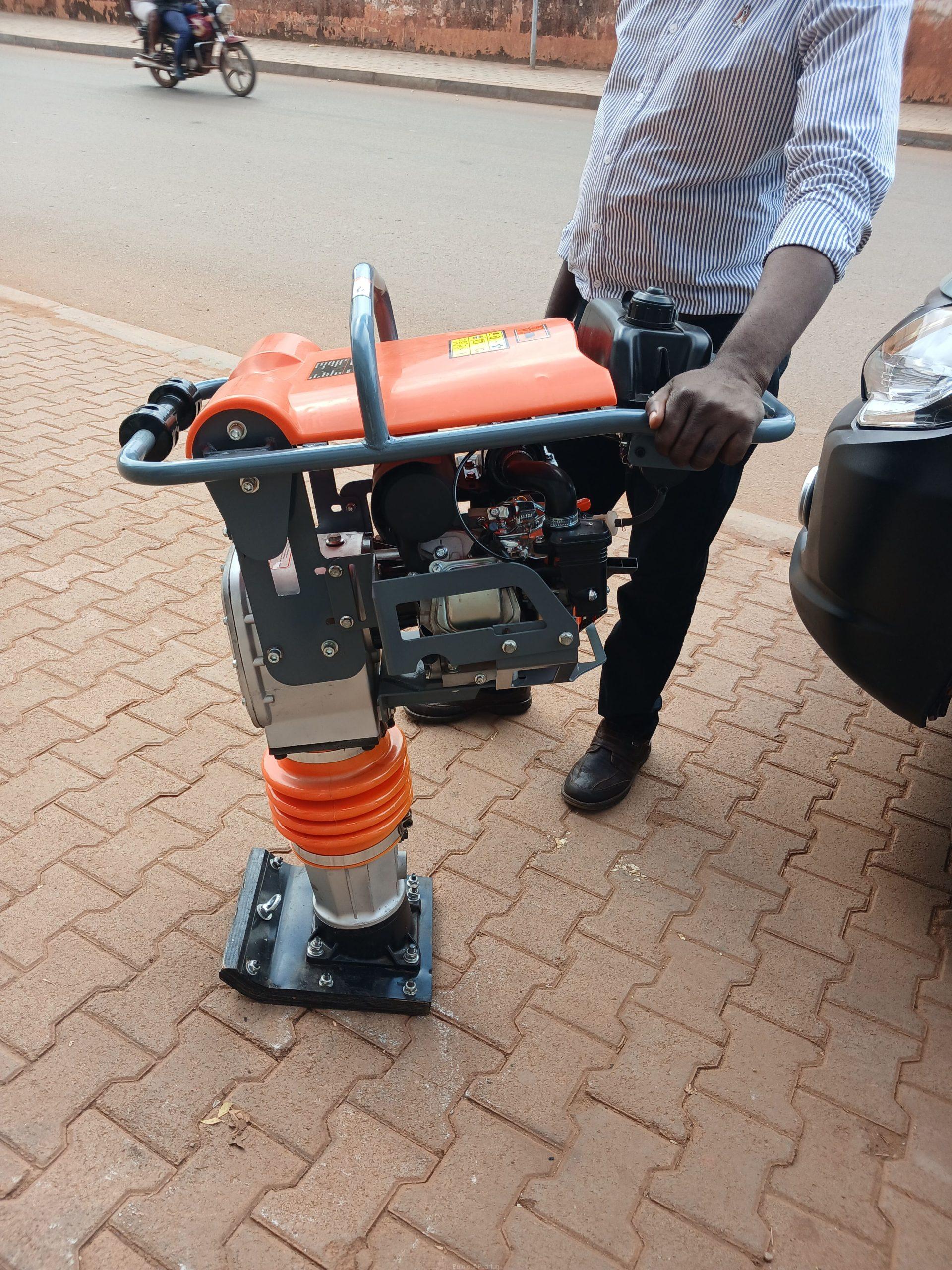 Jumping compactor