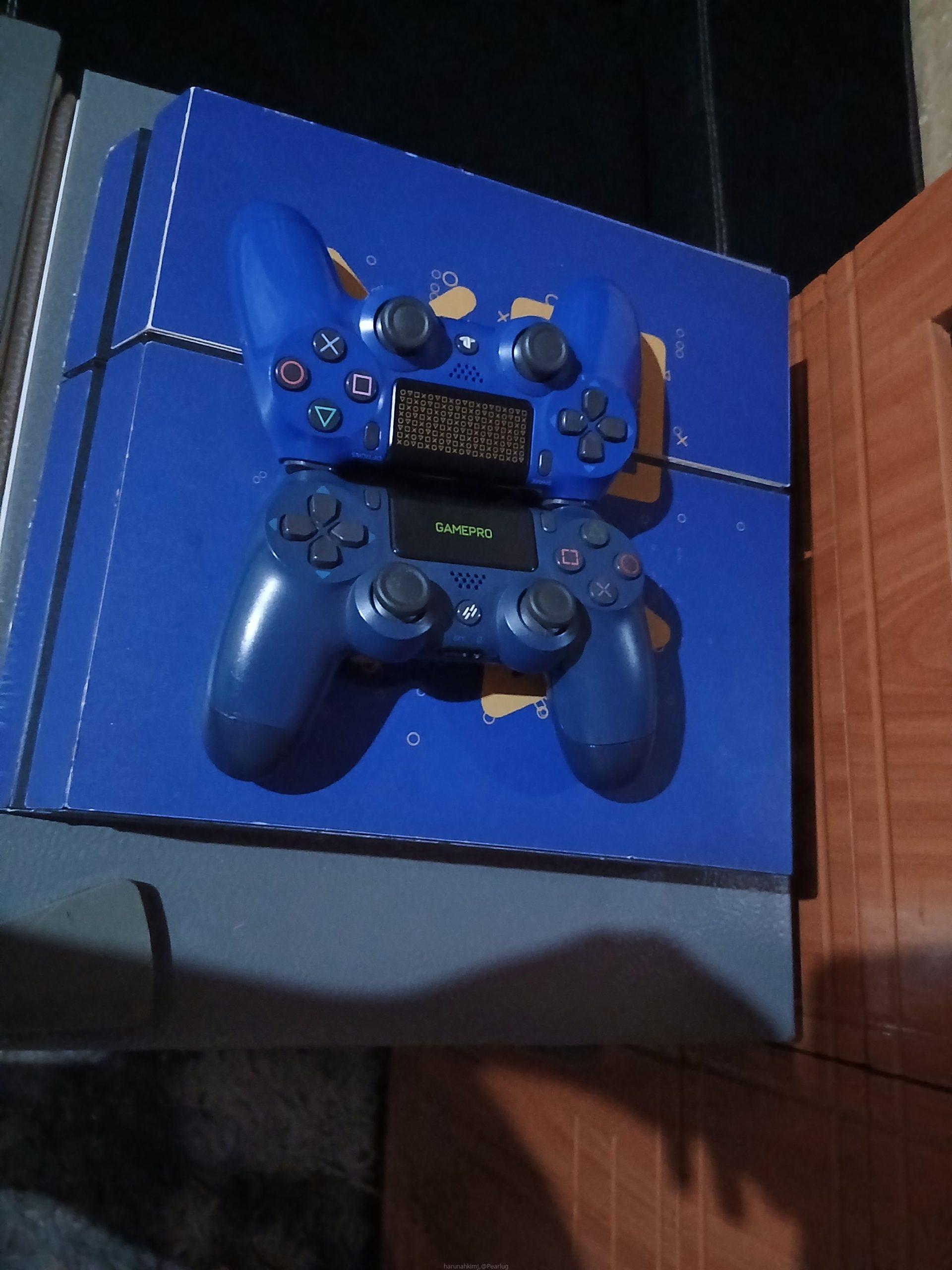 Blue ps 4