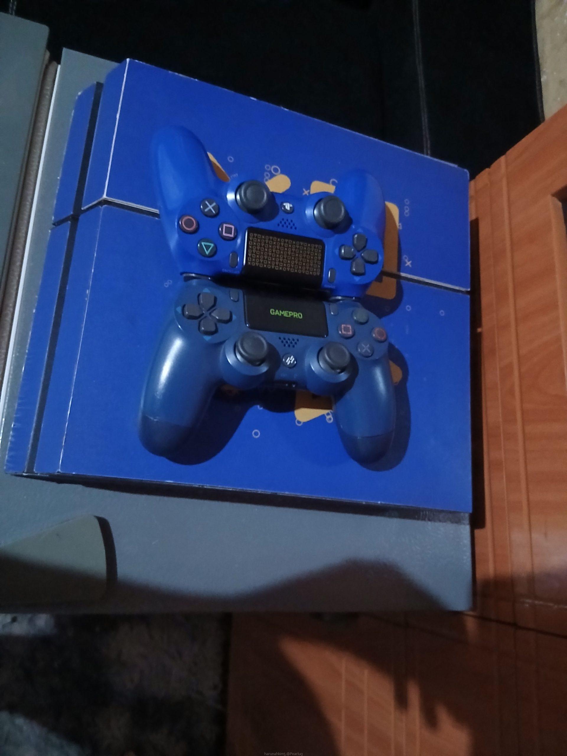 Blue ps 4