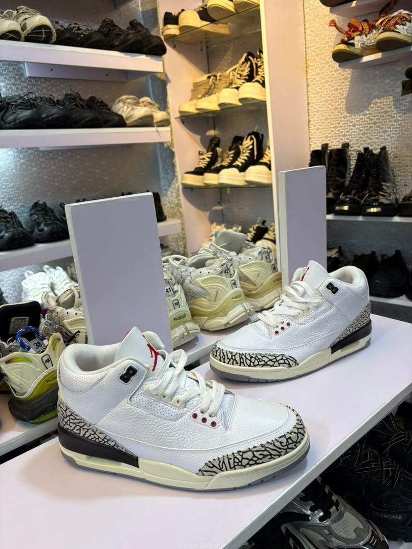 Shoe