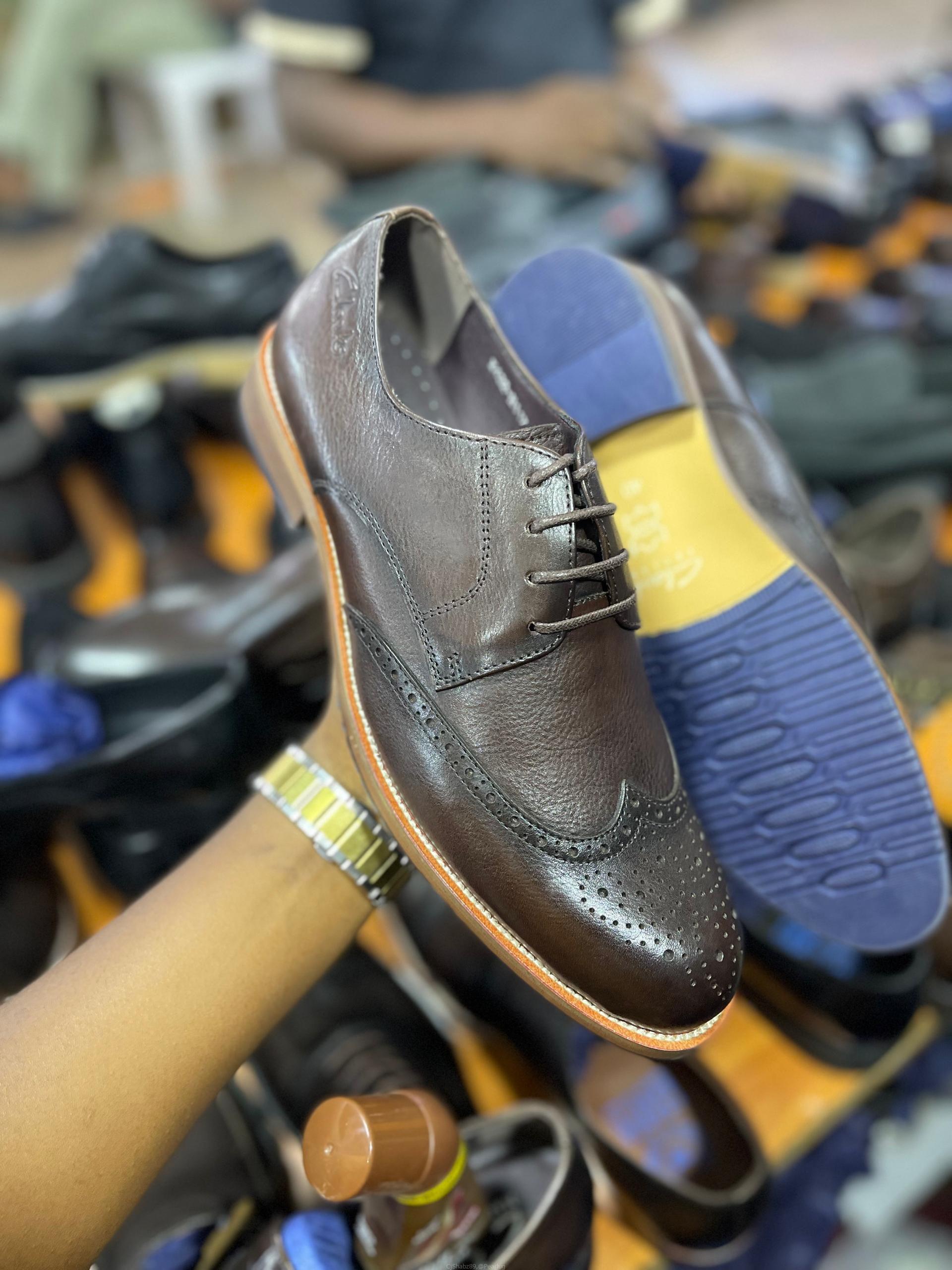 Clarks premium authentic leather men’s wooden sole Oxford shoes