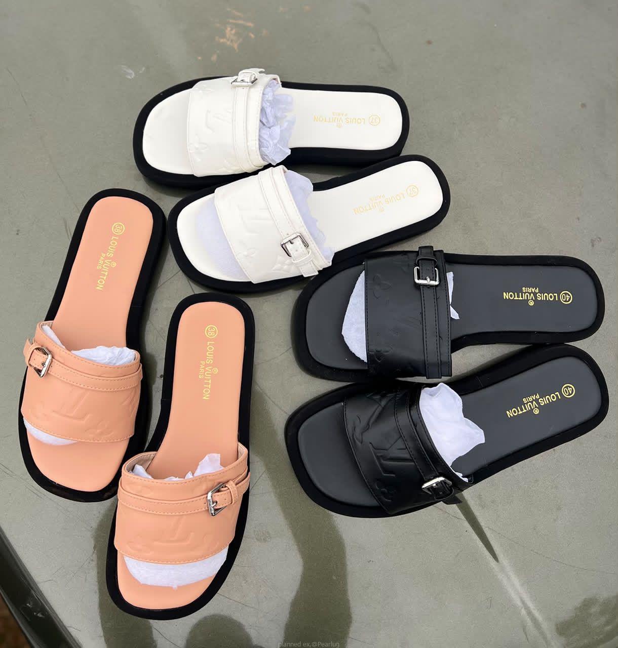 Sandles