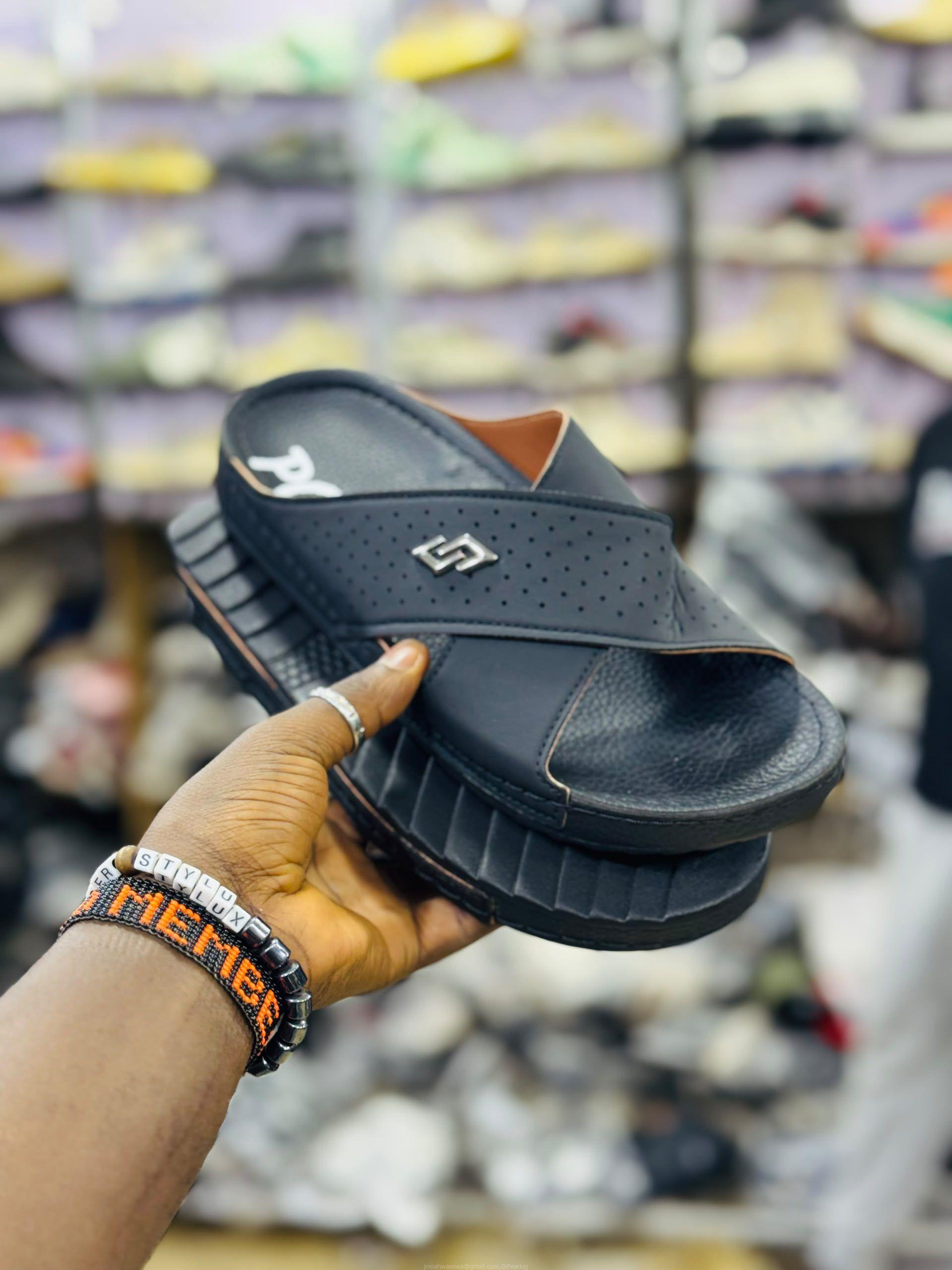 Shoe