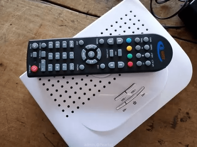 Azam decorder , Remote plus HDMI , power cable