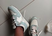 Canvas shoes