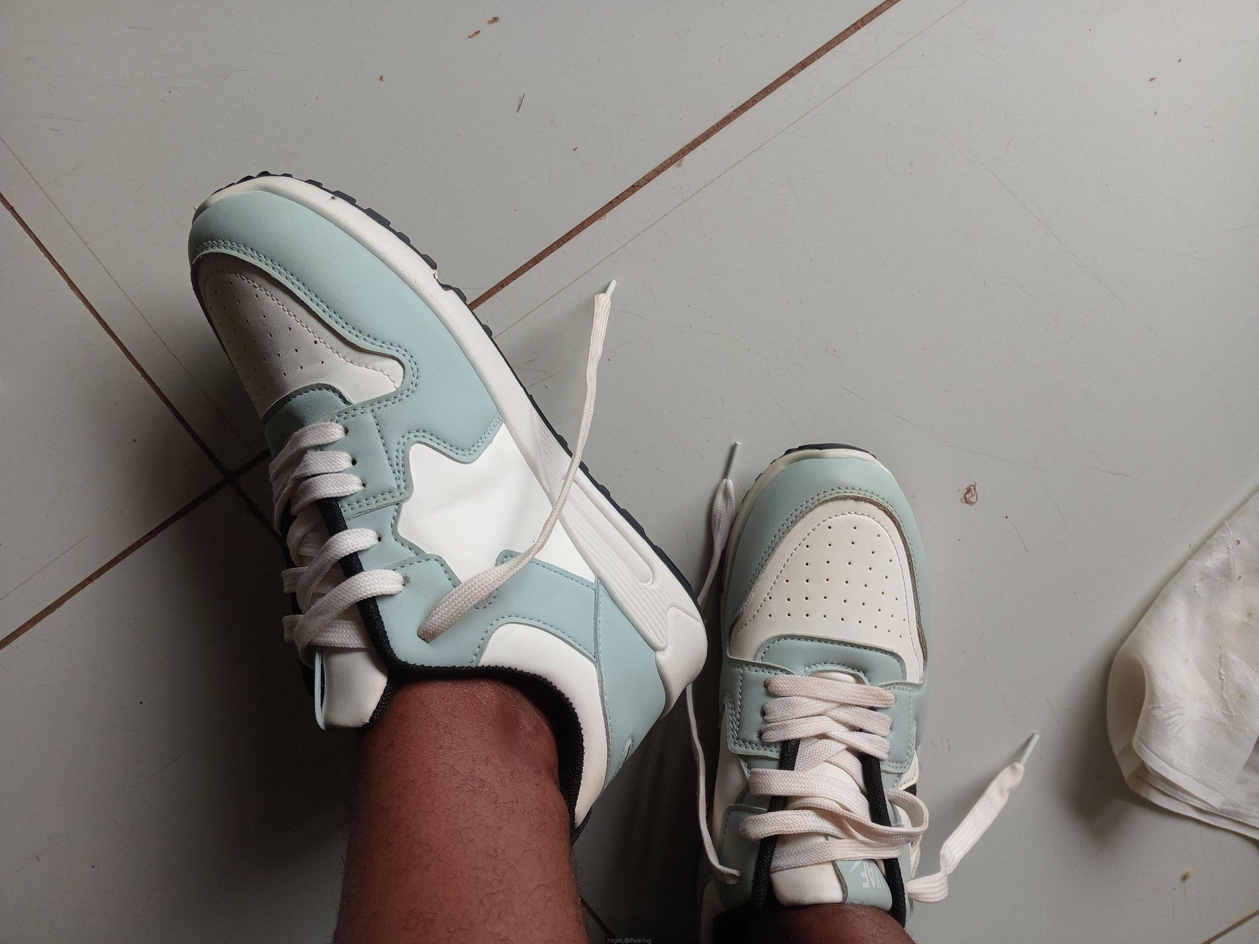 Canvas shoes