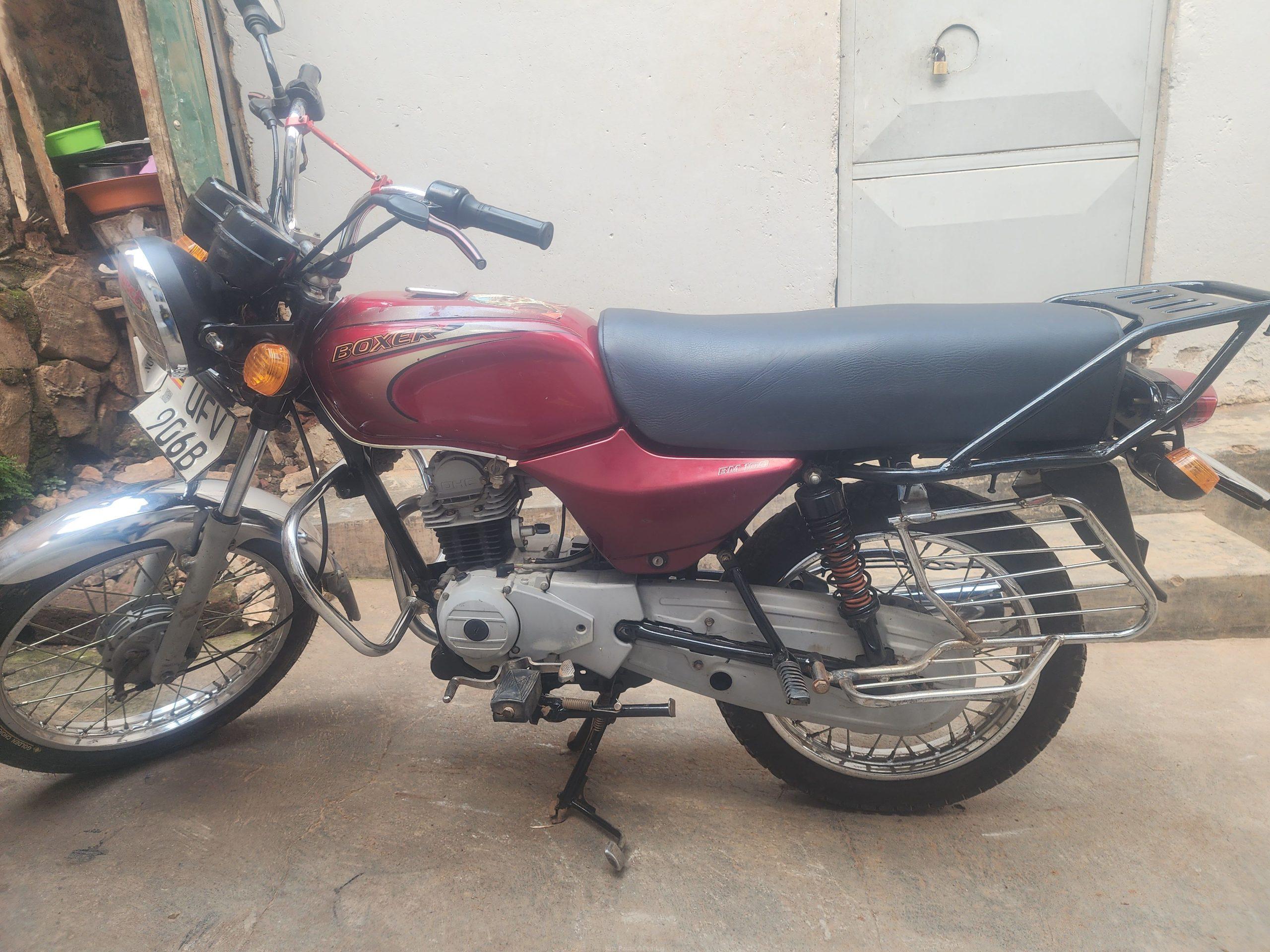 Bajaj boxer