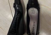 Black Croc-Embossed Loafers – Size 42 | Three Show