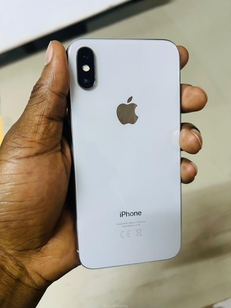 iPhone X | 64GB | 🔋 100%