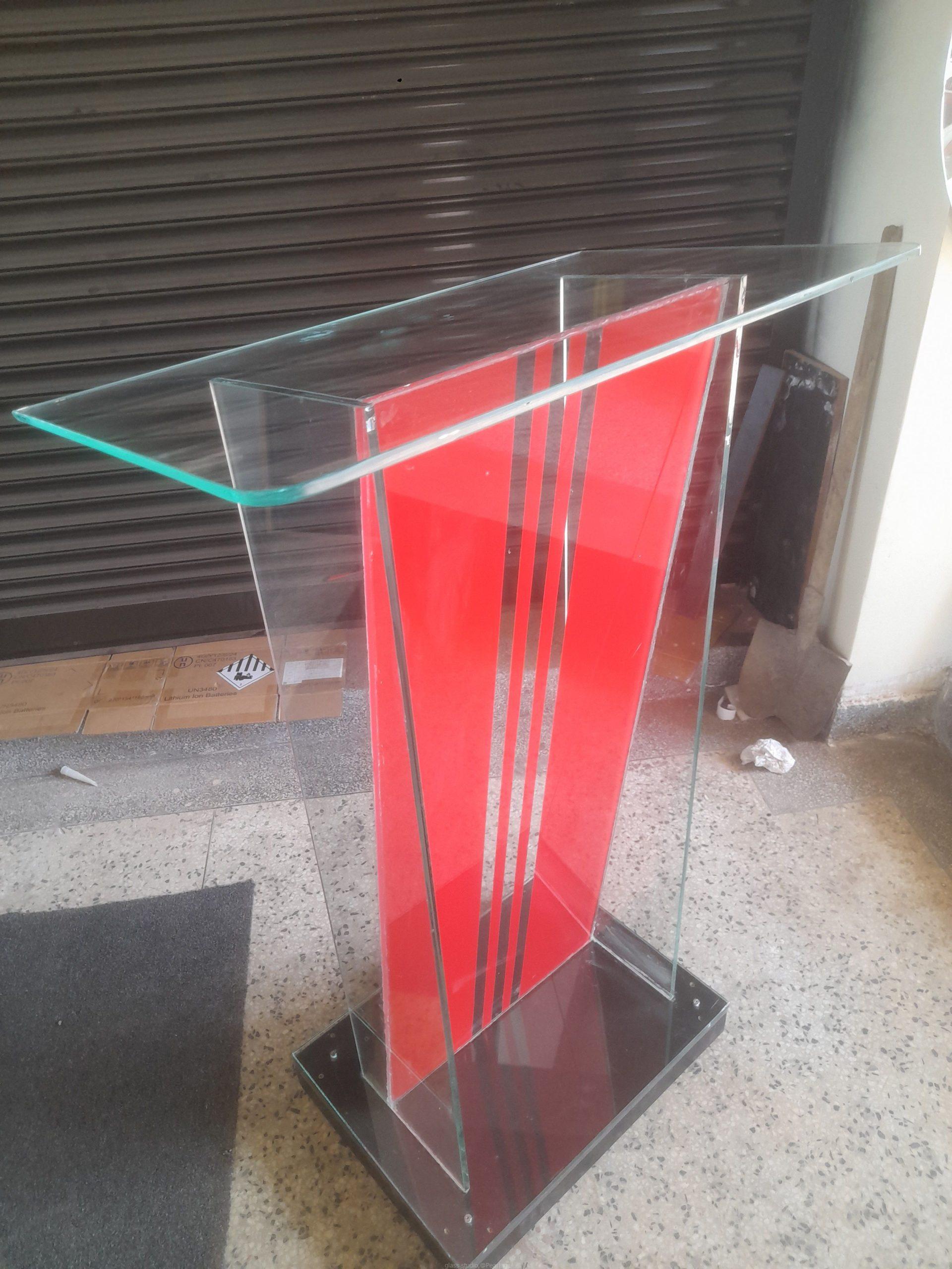 Glass pulpit