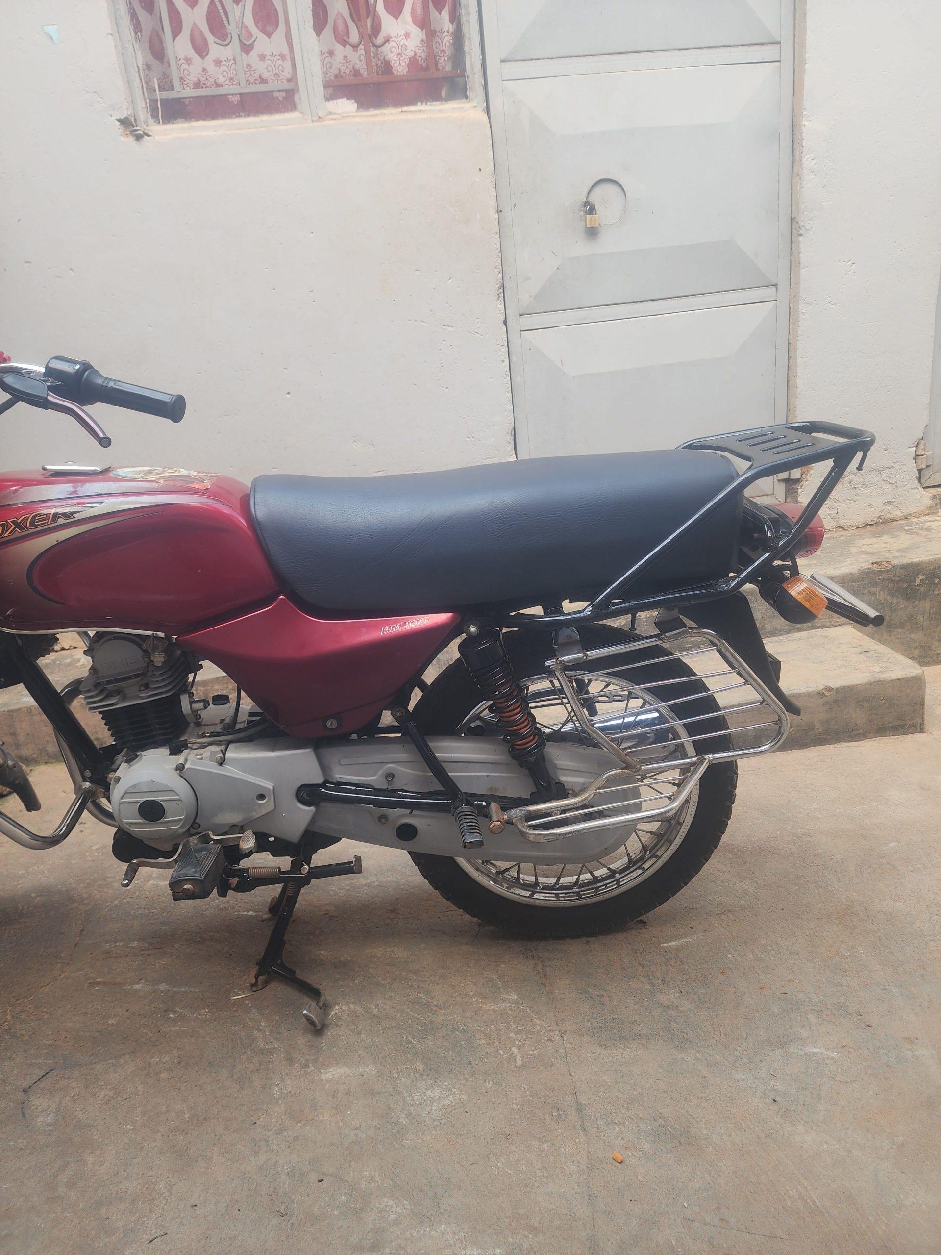 Bajaj boxer