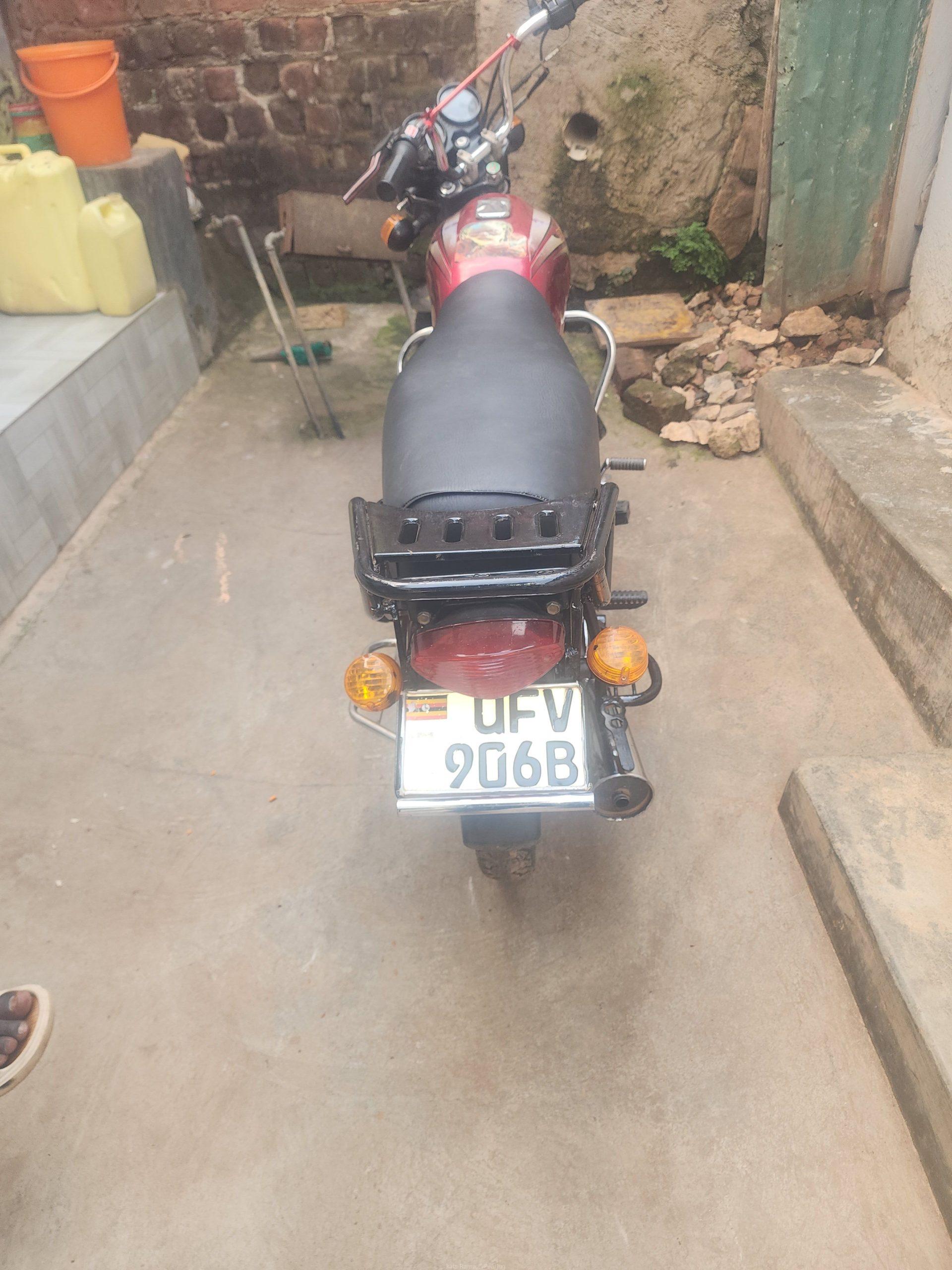 Bajaj boxer