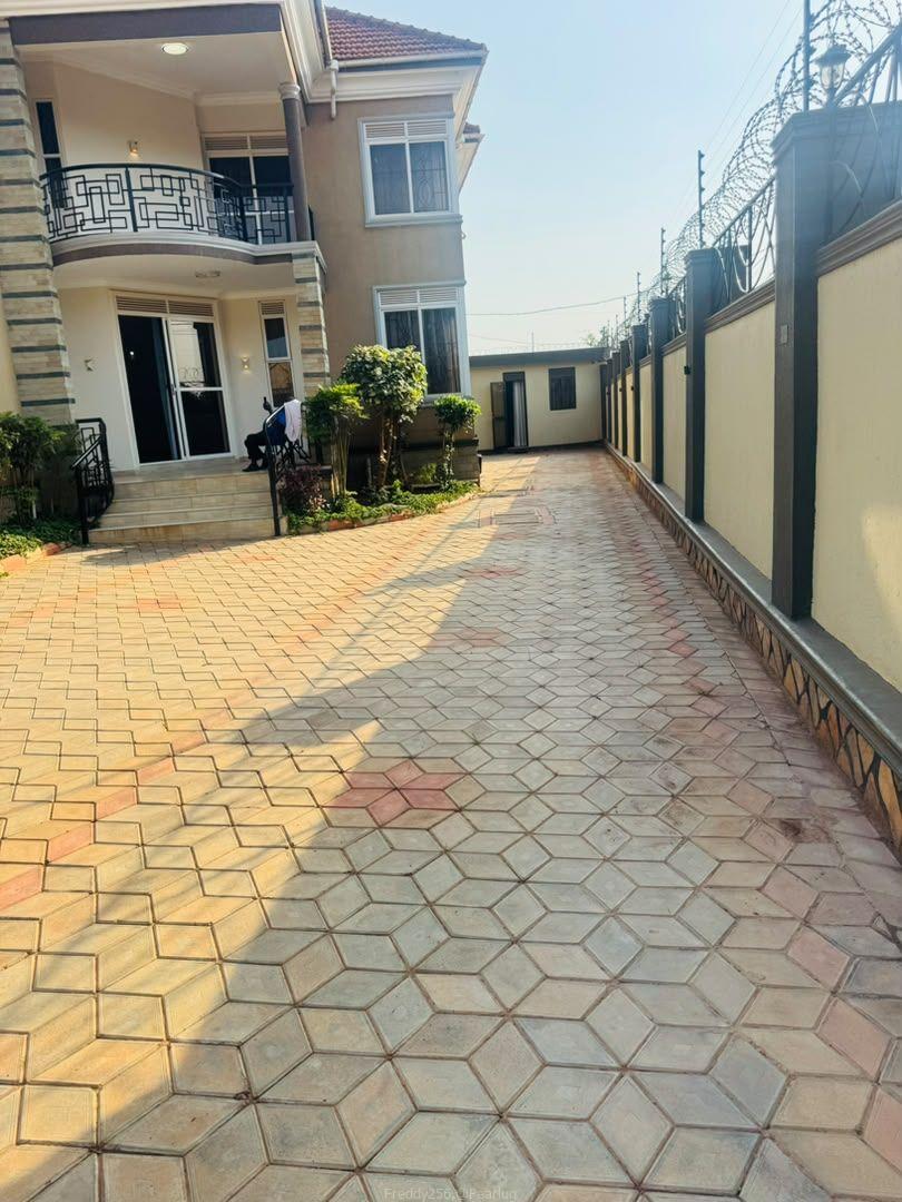 House for sale 6 bedroom 2 boys quarters 14.5 decimals title