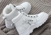 We sell types of shoes and we make deliveries countrywide