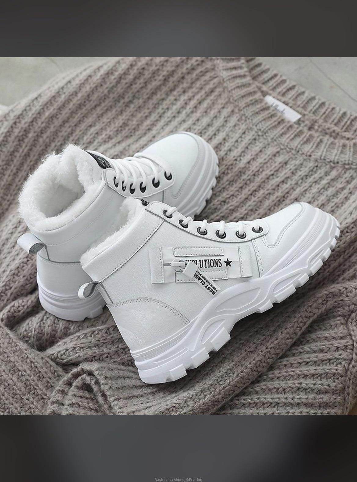 We sell types of shoes and we make deliveries countrywide