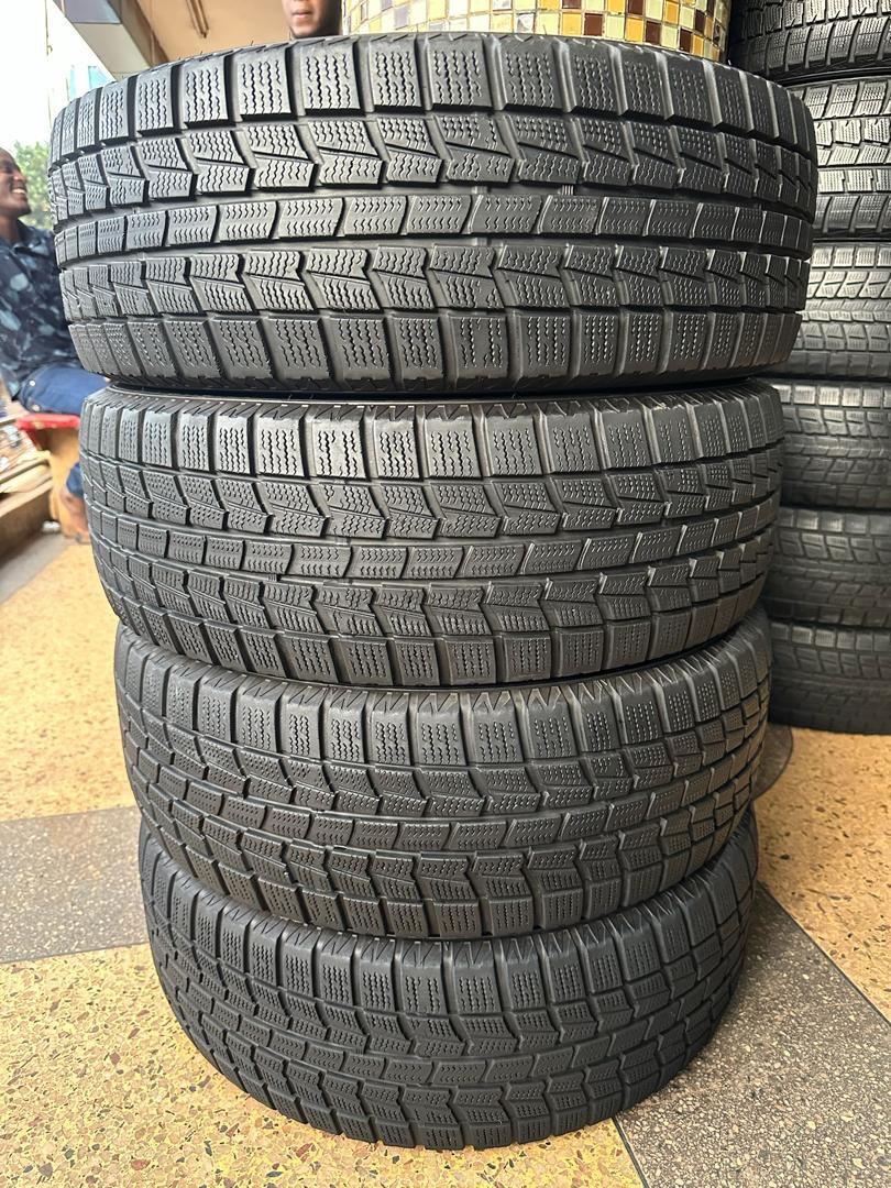 215/60R16 YOKOHAMA