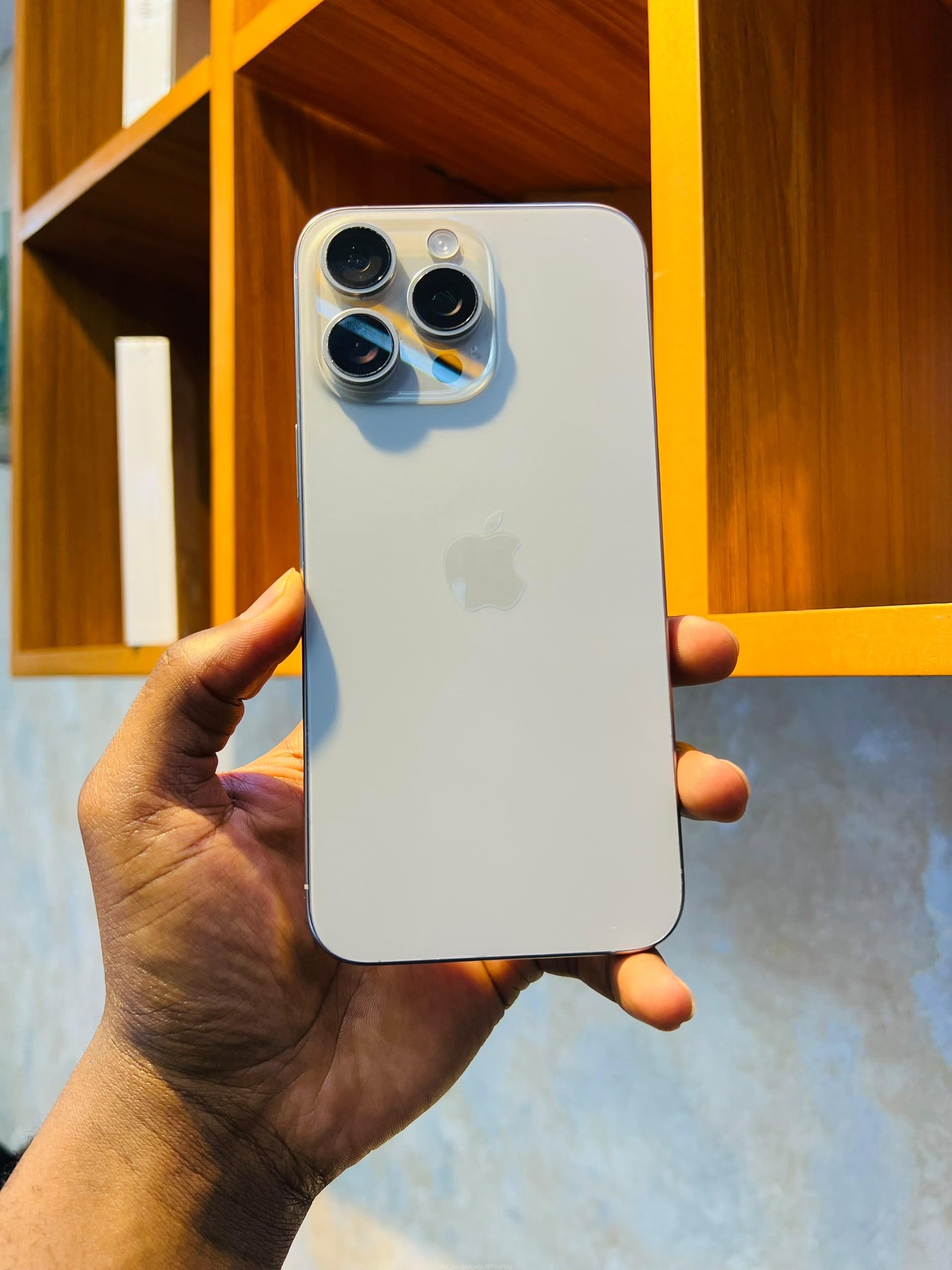 IPHONE 15 pro 256