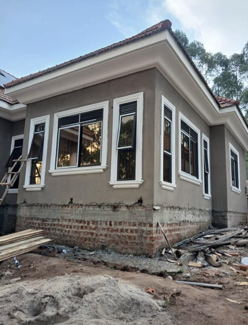 Aluminum doors and windows