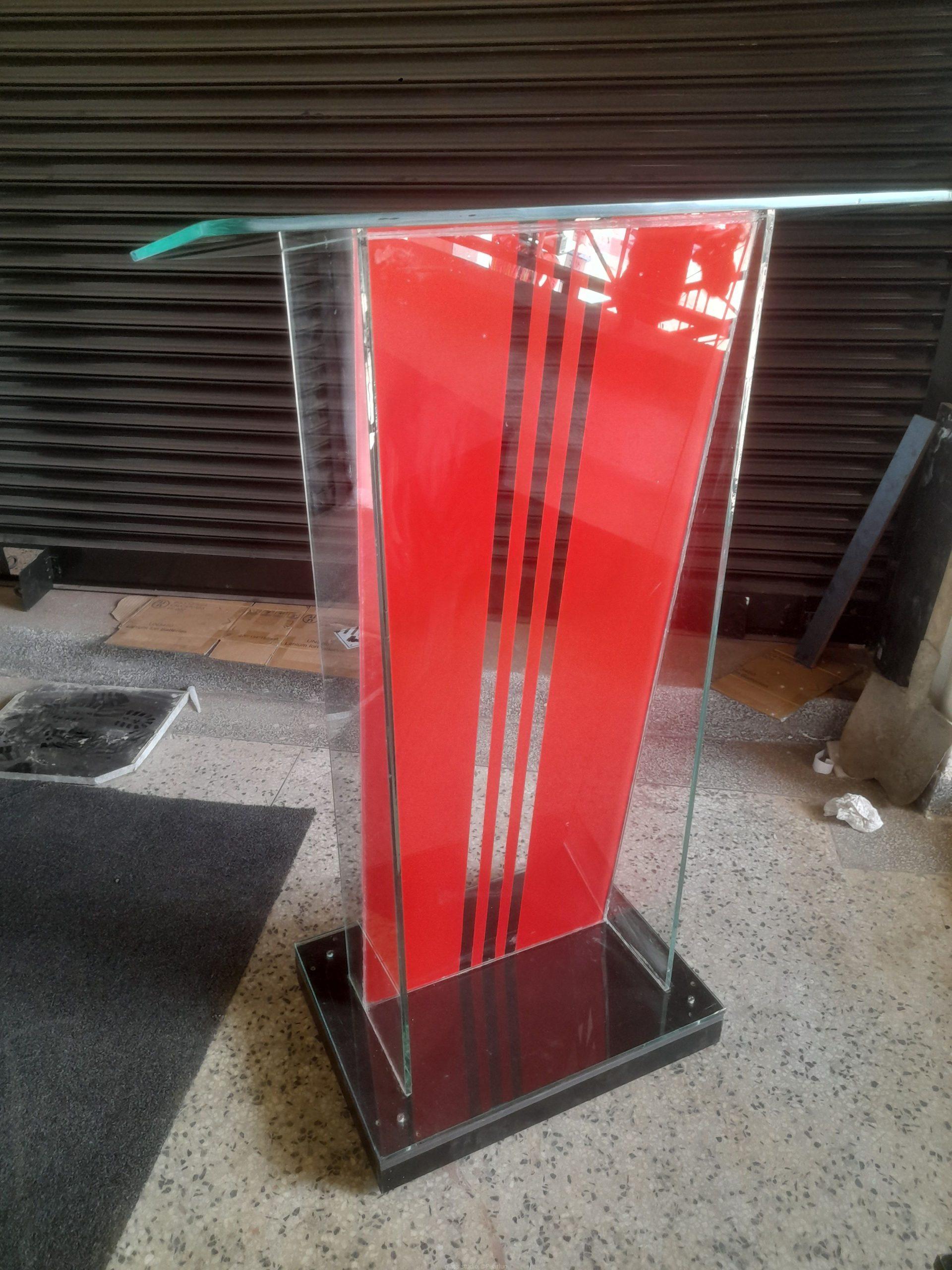 Glass pulpit