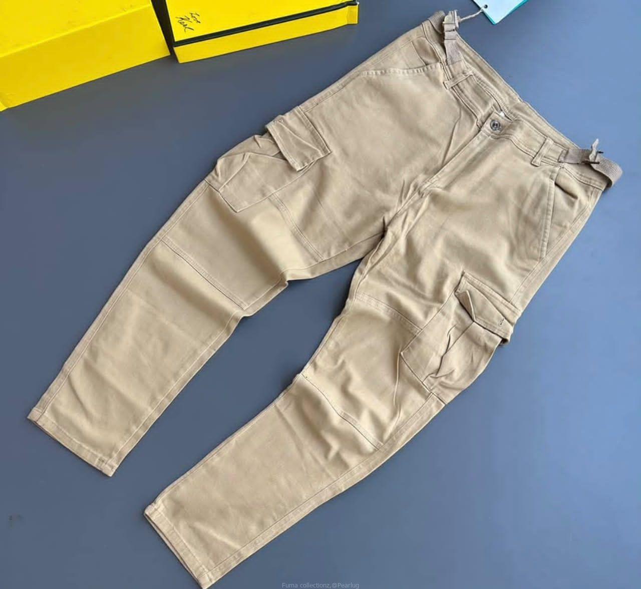Beltless gargo pants