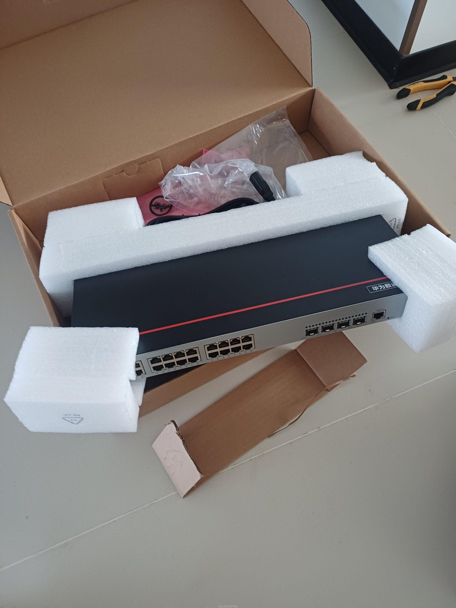 Huawei CloudEngine S5735 Switch, 24xGE RJ45/4x10GE SFP+/PoE+