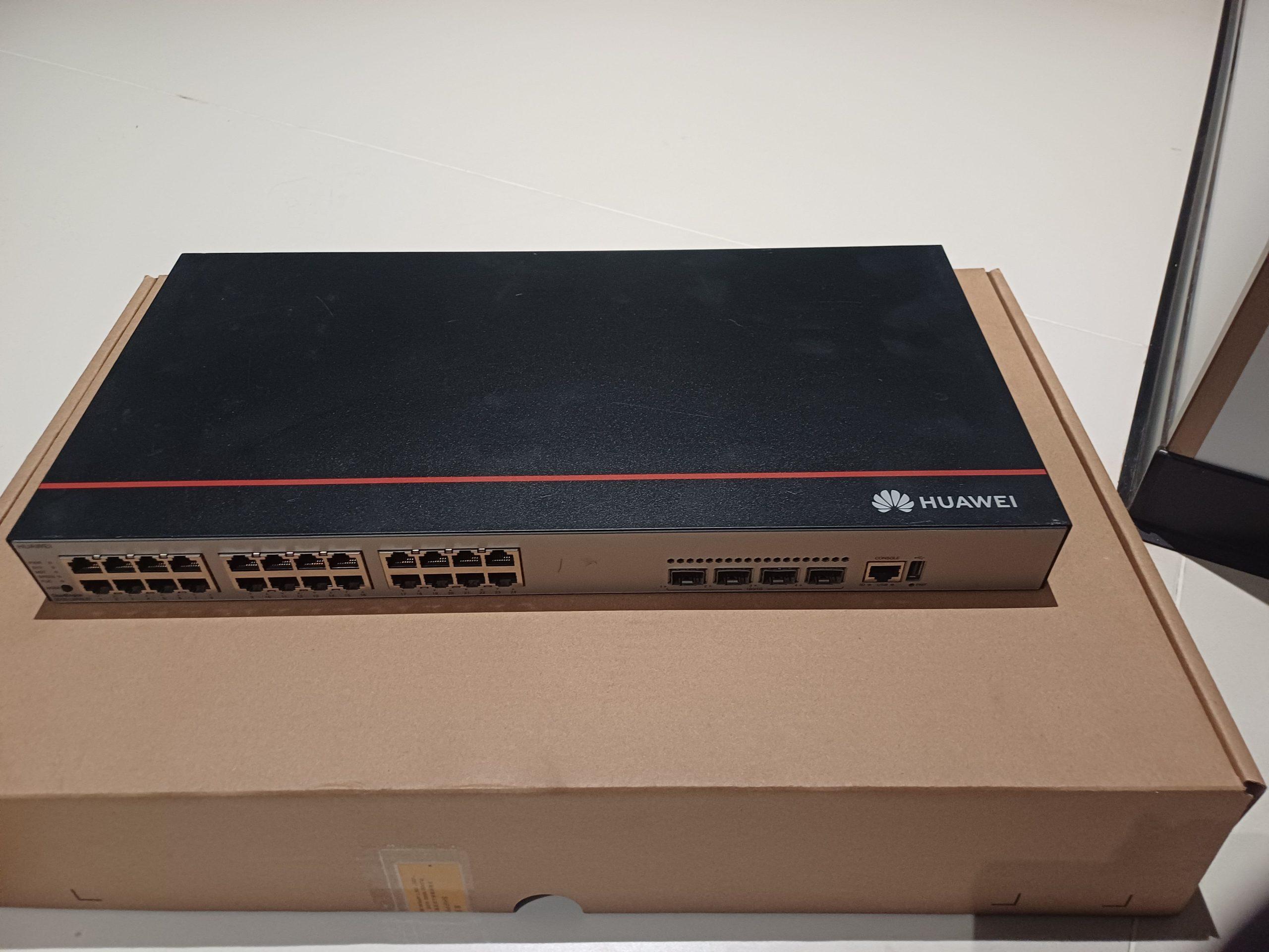 Huawei CloudEngine S5735 Switch, 24xGE RJ45/4x10GE SFP+/PoE+
