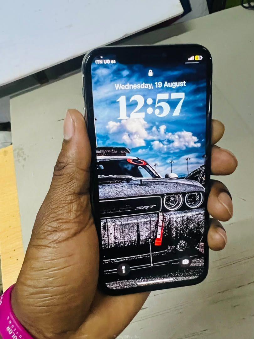 iPhone X | 64GB | 🔋 100%