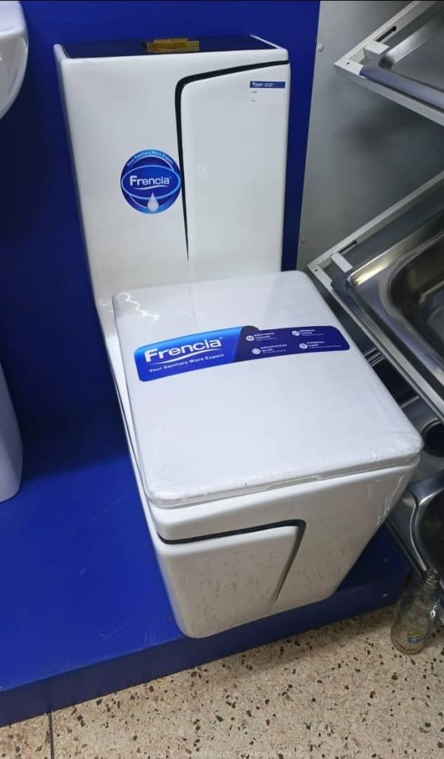 One piece combained toilet